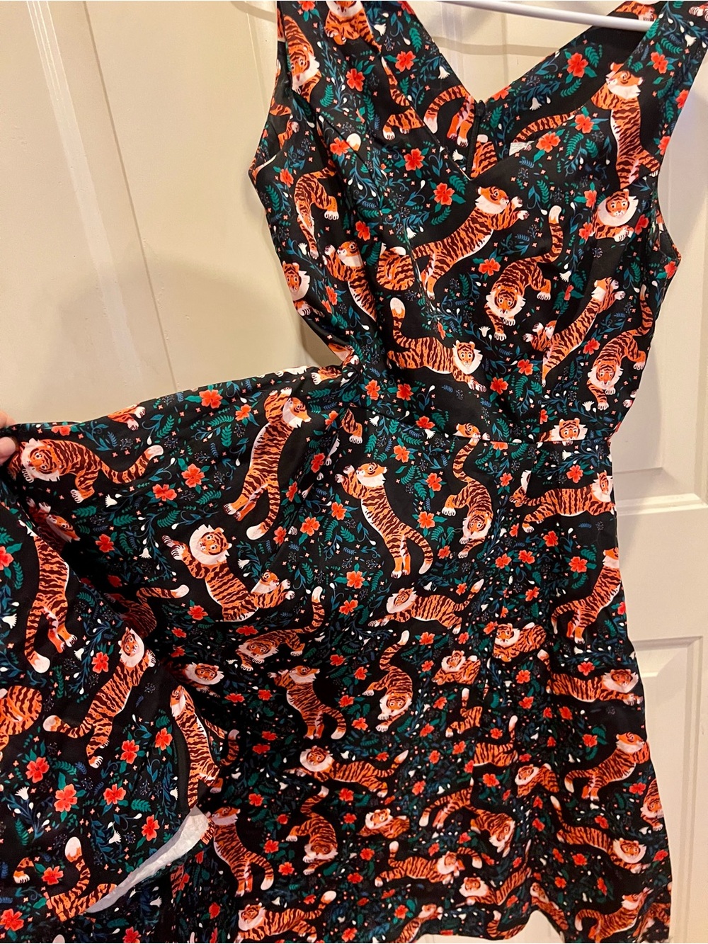Eva Rose Women's Black Floral Tiger Print Dress - Medium - Picture 3 of 4